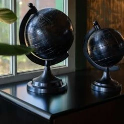 Dutchbone Statuettes Et Figurines Mappemonde En Aluminium Noir H33cm -Sablie Vases Soldes mappemonde en aluminium noir h33cm 1