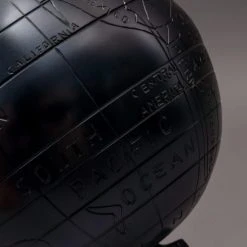 Dutchbone Statuettes Et Figurines Mappemonde En Aluminium Noir H33cm -Sablie Vases Soldes mappemonde en aluminium noir h33cm 3