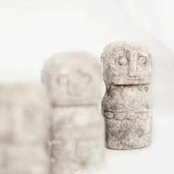 Bazar Bizar Statuettes Et Figurines Statue D'homme En Grès -Sablie Vases Soldes statue d homme en gres 4