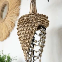 Bazar Bizar Statuettes Et Figurines Statuette De Chapeau En Coquillage Noir Et Naturel Sur Socle En Métal -Sablie Vases Soldes statuette de chapeau en coquillage noir et naturel sur socle en metal 5