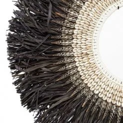 Bazar Bizar Statuettes Et Figurines Statuette En Raphia Noir Et Coquillage Sur Une Base En Métal -Sablie Vases Soldes statuette en raphia noir et coquillage sur une base en metal 3