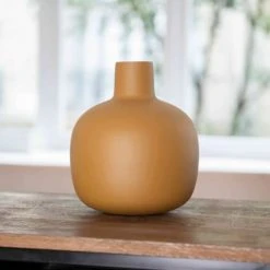 Passage Vernet Vases Vase Arrondi En Métal Jaune -Sablie Vases Soldes vase arrondi en metal jaune 1