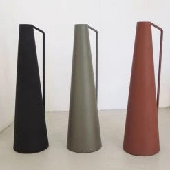 Passage Vernet Vases Vase Conique à Anse En Métal Gris -Sablie Vases Soldes vase conique a anse en metal gris 2